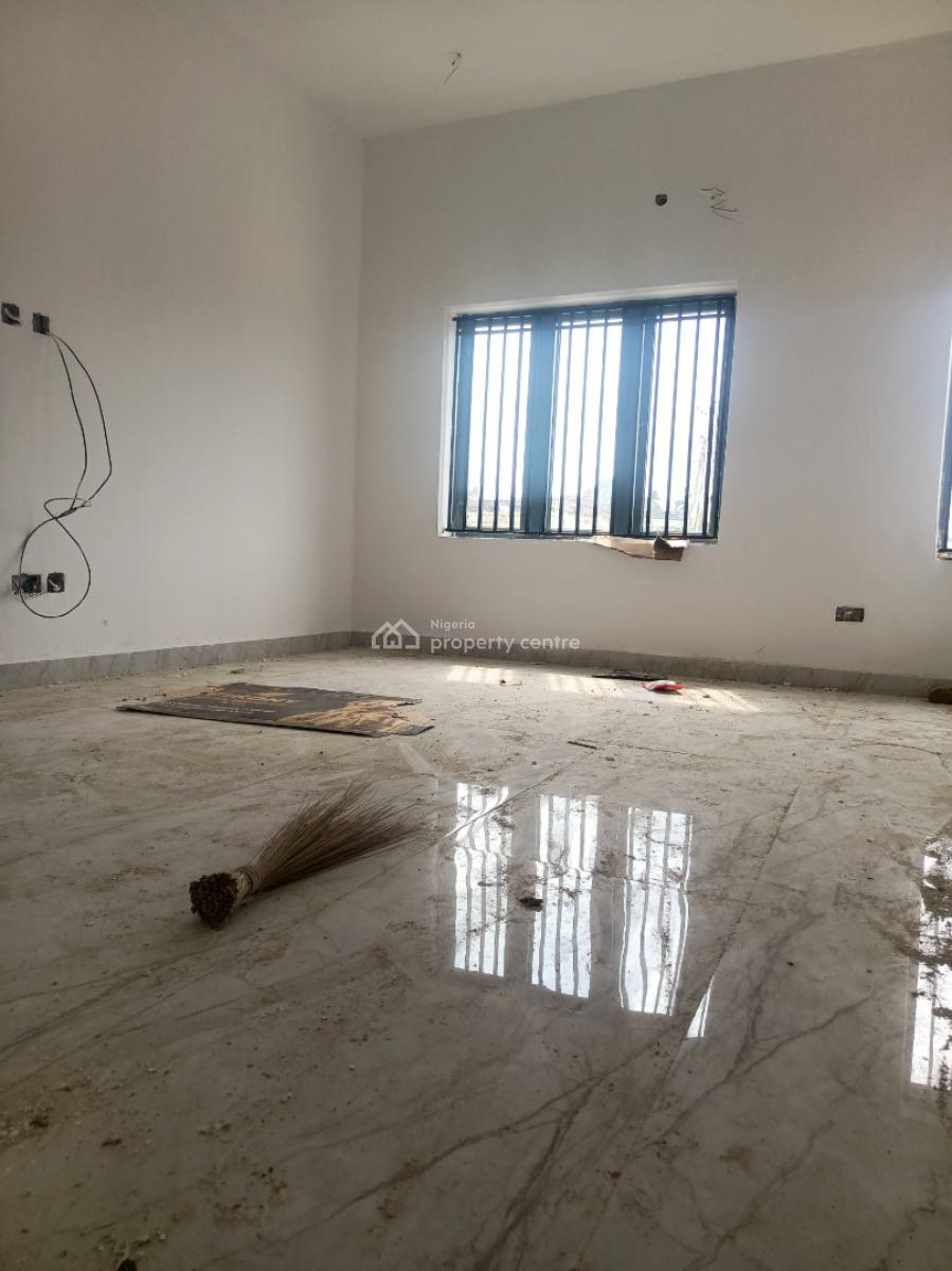 Units of Semi Detached Terraced Triplexes, Kolapo Ishola Gra, Akobo, Ibadan, Oyo, Semi-detached Duplex for Sale