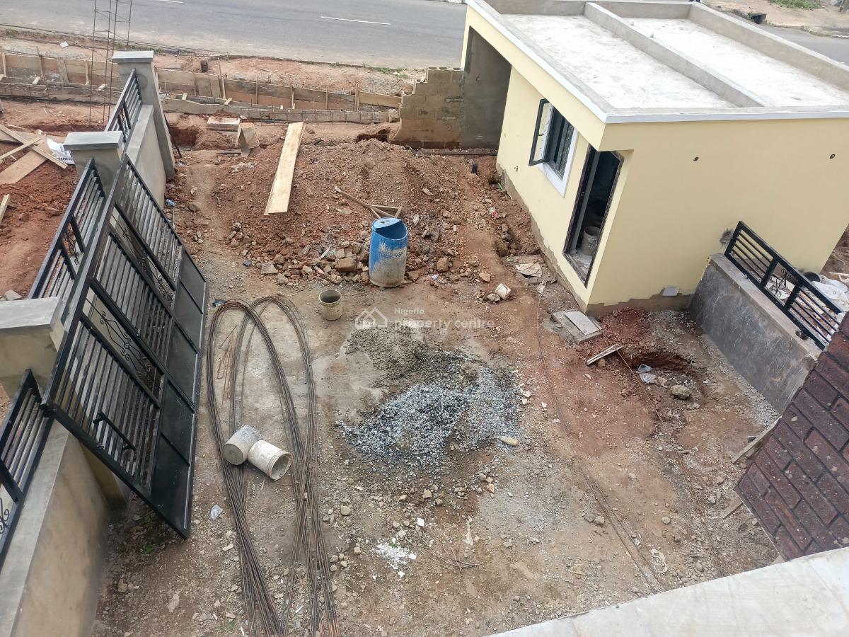 Units of Semi Detached Terraced Triplexes, Kolapo Ishola Gra, Akobo, Ibadan, Oyo, Semi-detached Duplex for Sale