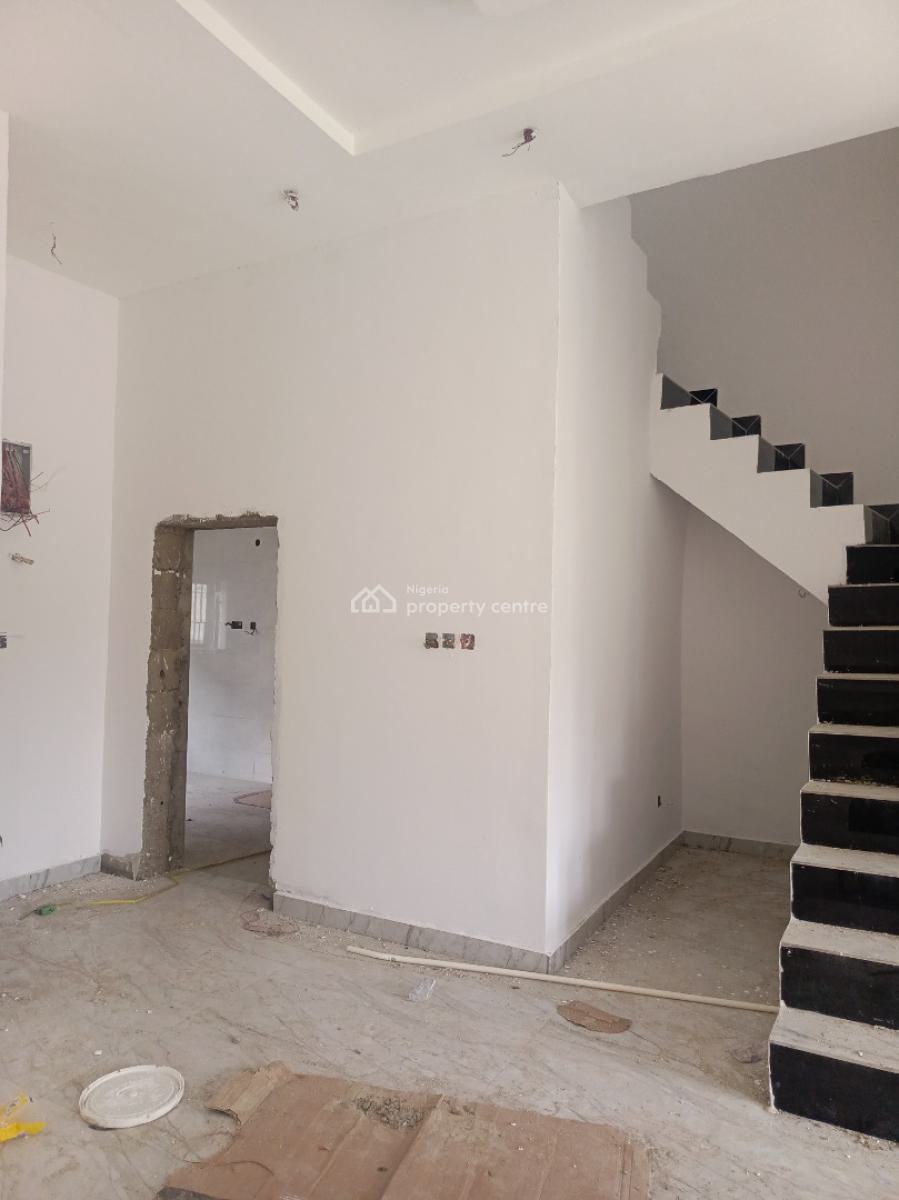 Units of Semi Detached Terraced Triplexes, Kolapo Ishola Gra, Akobo, Ibadan, Oyo, Semi-detached Duplex for Sale