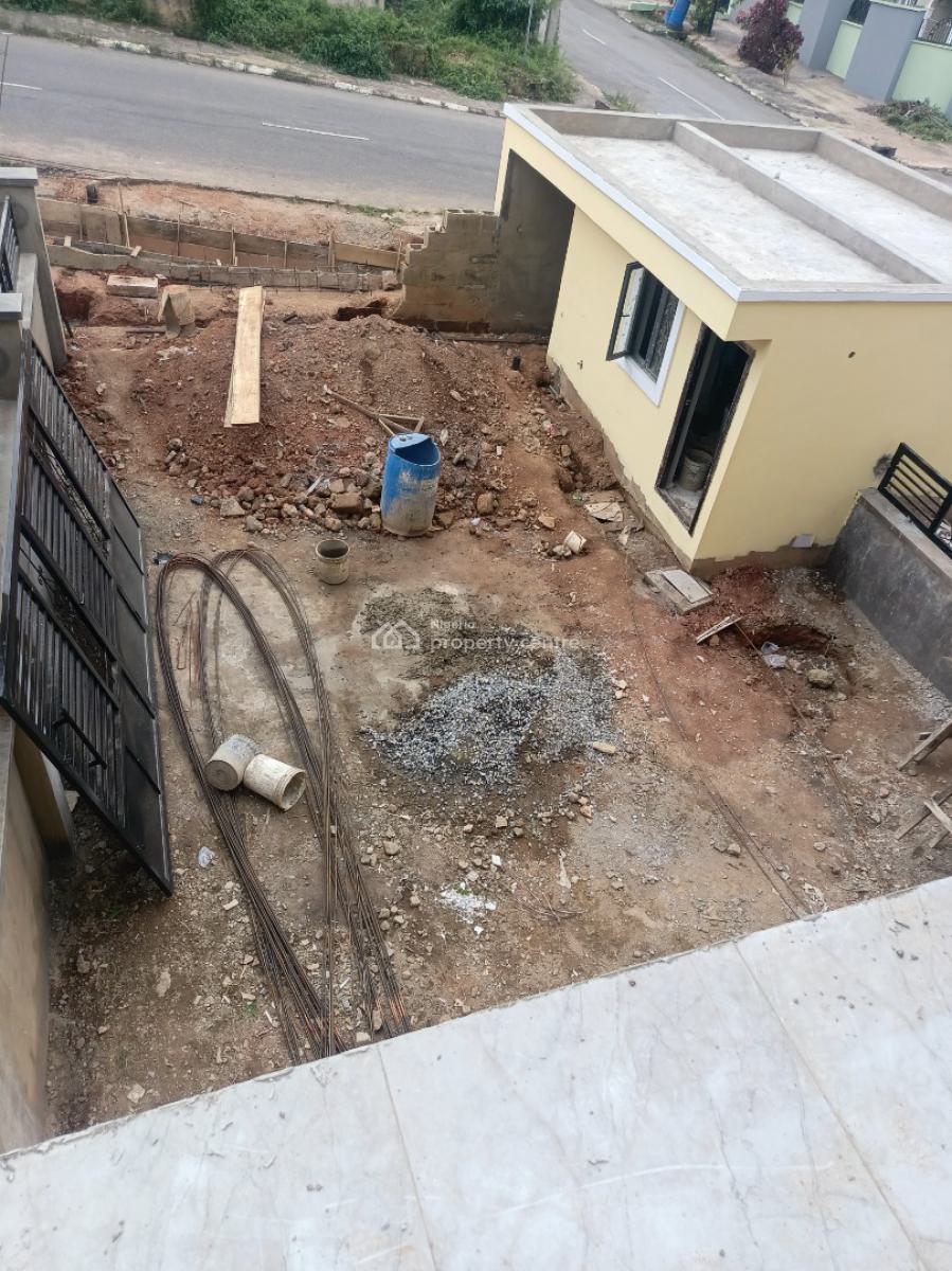 Units of Semi Detached Terraced Triplexes, Kolapo Ishola Gra, Akobo, Ibadan, Oyo, Semi-detached Duplex for Sale