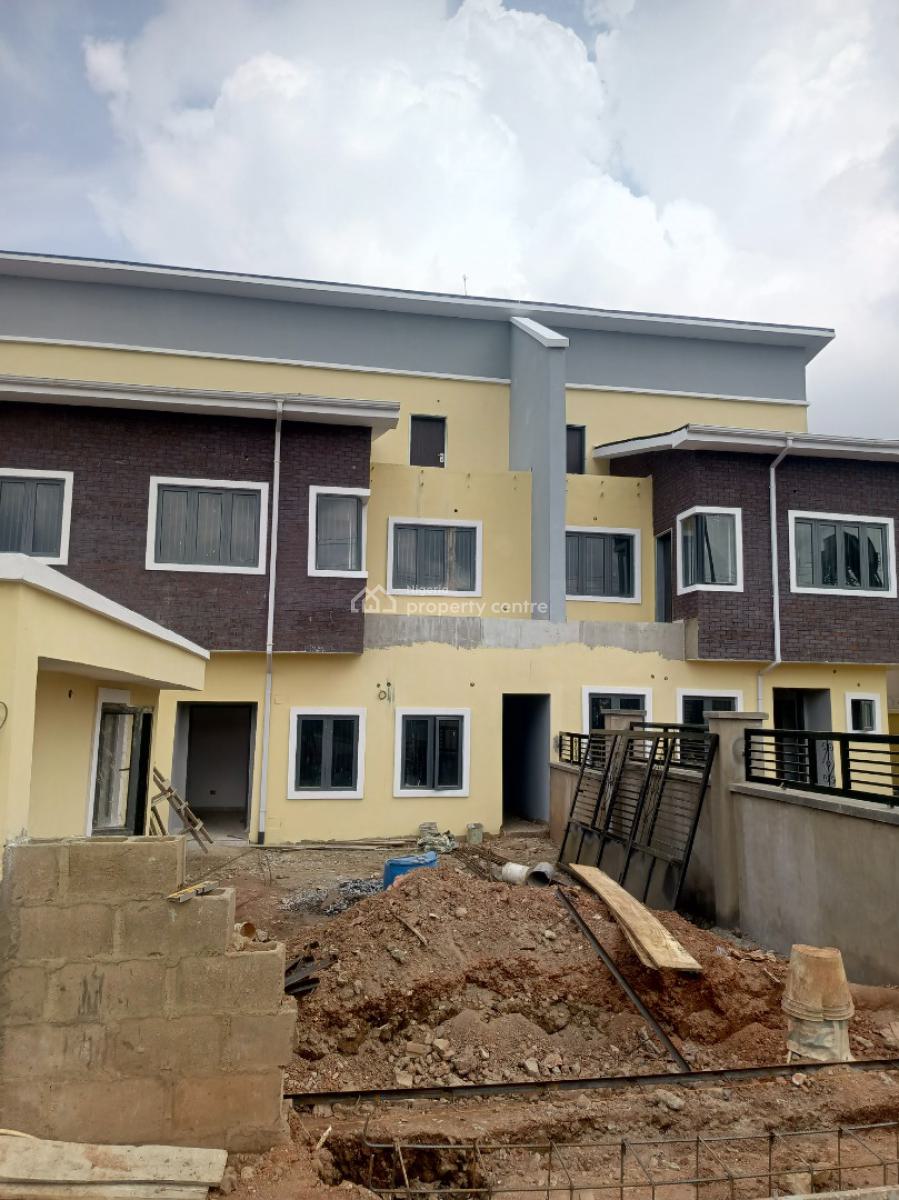 Units of Semi Detached Terraced Triplexes, Kolapo Ishola Gra, Akobo, Ibadan, Oyo, Semi-detached Duplex for Sale