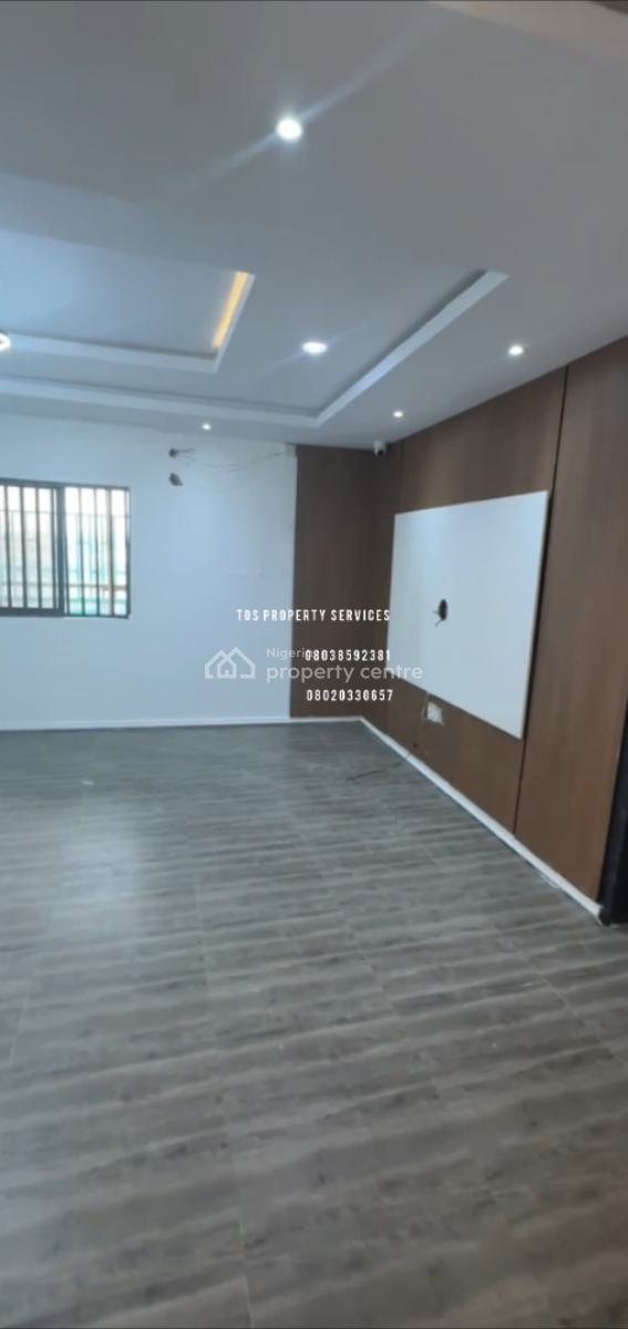 Beautiful & Spacious 3 Bedroom Apartment, in a Serene & Secure Estate in Yaba, Yaba, Lagos, Flat / Apartment for Rent