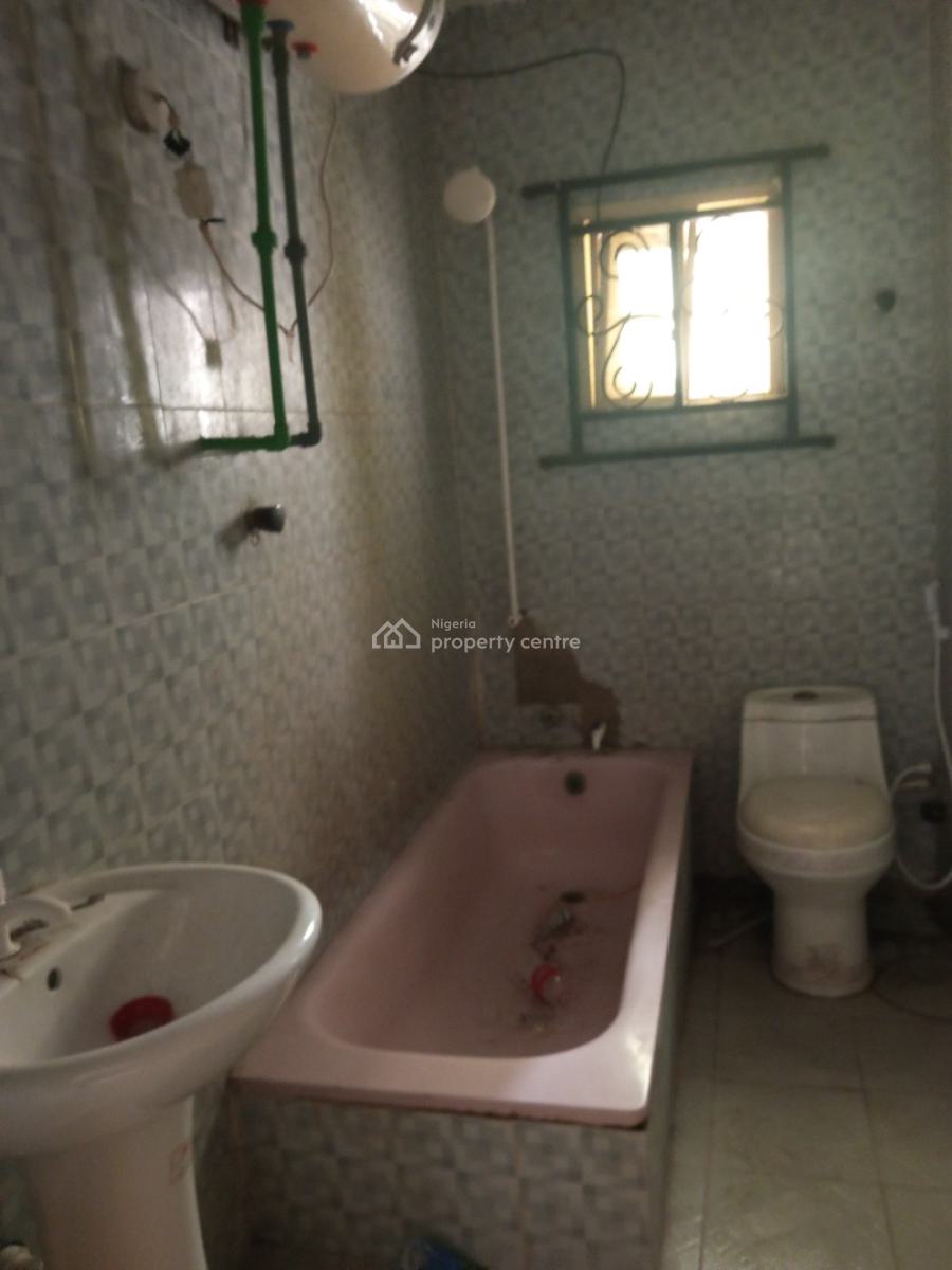 Well Renovated 3bed in a Secured Estate, Off Owode Langbasa, Ado, Ajah, Lagos, Flat / Apartment for Rent