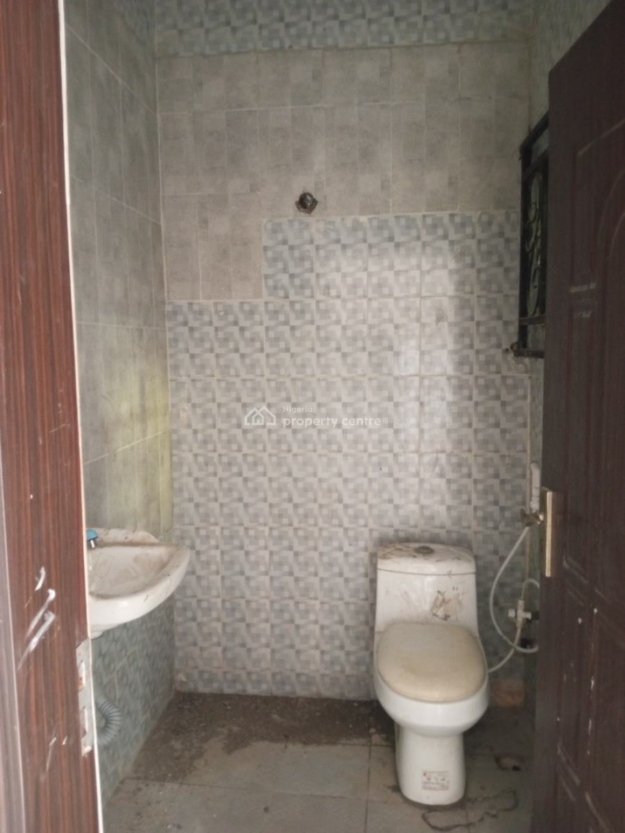 Well Renovated 3bed in a Secured Estate, Off Owode Langbasa, Ado, Ajah, Lagos, Flat / Apartment for Rent