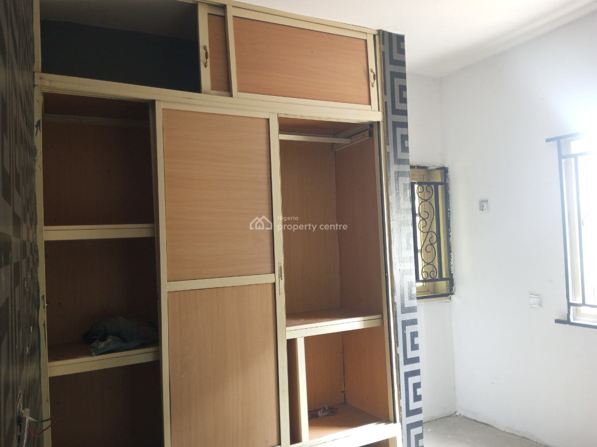 Well Renovated 3bed in a Secured Estate, Off Owode Langbasa, Ado, Ajah, Lagos, Flat / Apartment for Rent