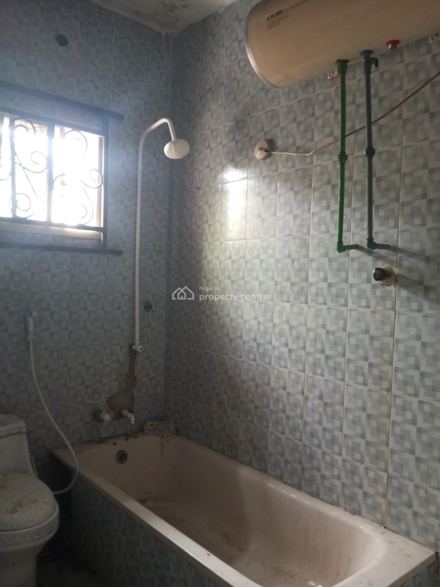 Well Renovated 3bed in a Secured Estate, Off Owode Langbasa, Ado, Ajah, Lagos, Flat / Apartment for Rent