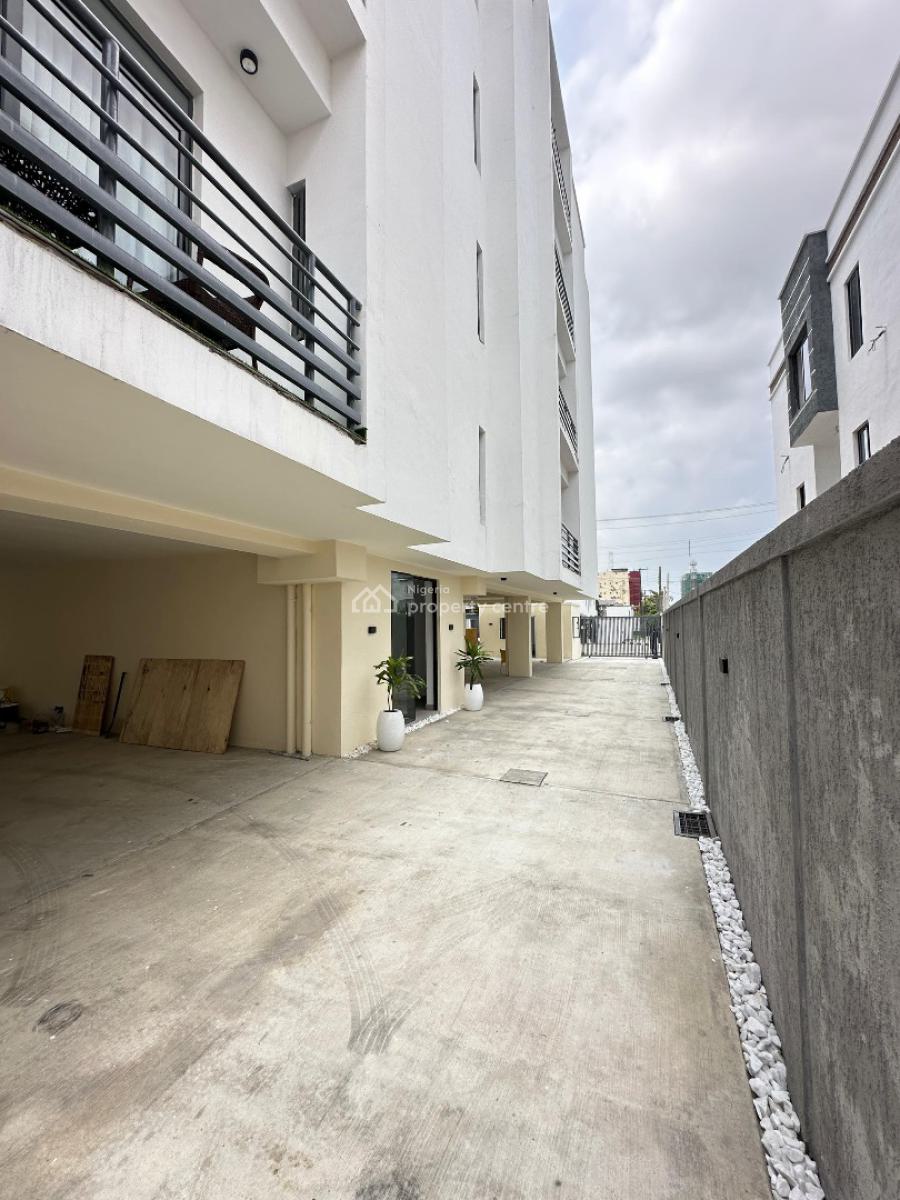 Luxurious 3 Bedroom Apartment with in a Serene Place and Environment, Lekki Phase 1, Lekki, Lagos, Flat / Apartment for Sale