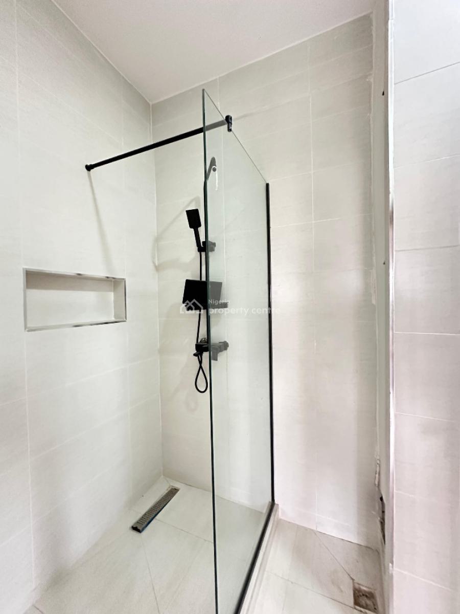 Spacious 2 Bedroom Apartment with a Pool,gym and Elevator, Lekki Phase 1, Lekki, Lagos, Flat / Apartment for Sale
