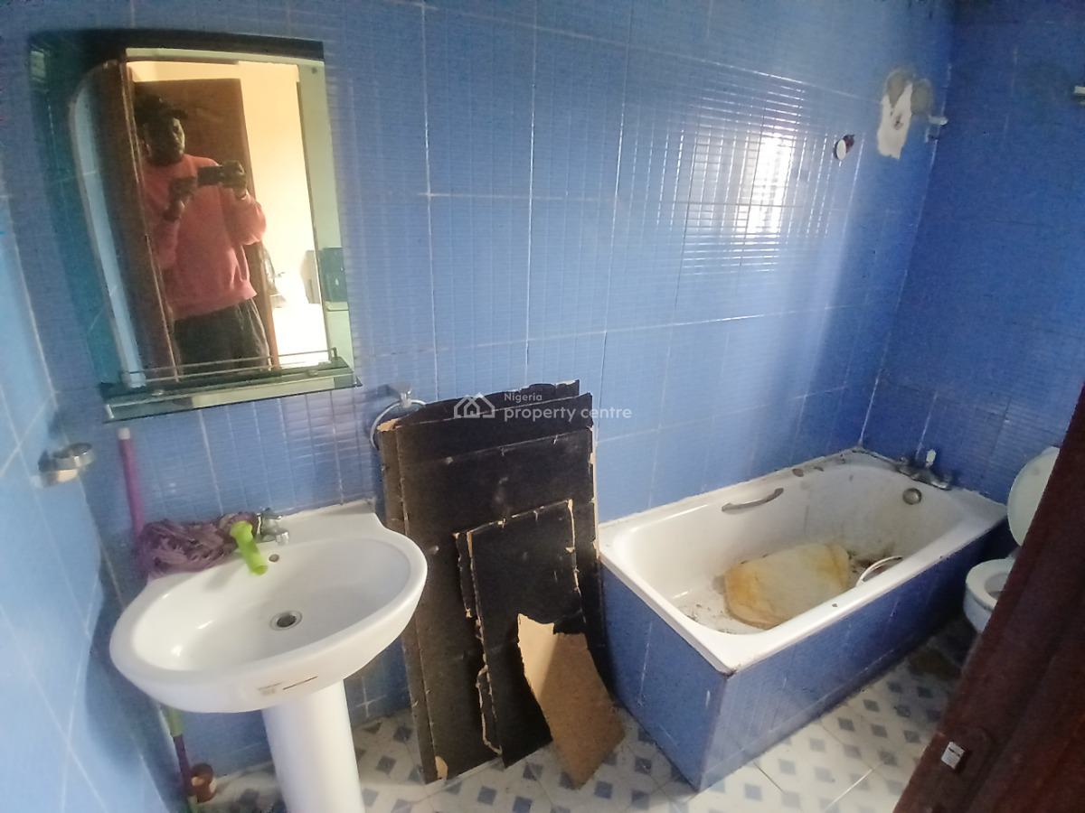 a Commercial 2 Rooms Office Space, Lekki Phase 1, Lekki, Lagos, Office Space for Rent