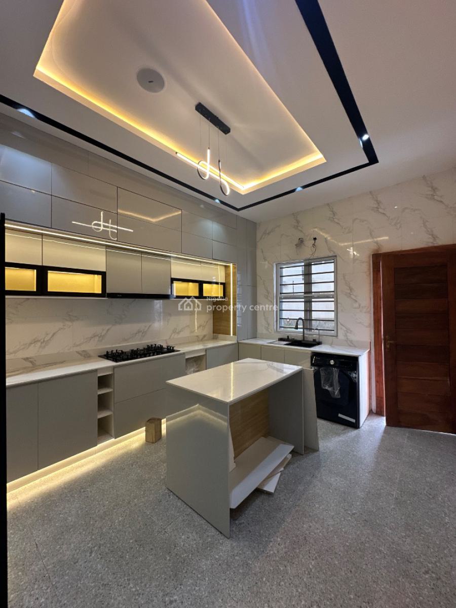 5 Bedroom in Chevron Estate, Spacious Compound Cinema and Pool, Lekki, Lagos, Detached Duplex for Sale