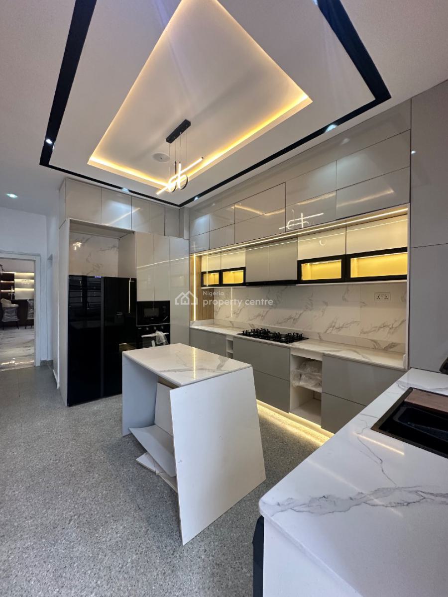 5 Bedroom in Chevron Estate, Spacious Compound Cinema and Pool, Lekki, Lagos, Detached Duplex for Sale