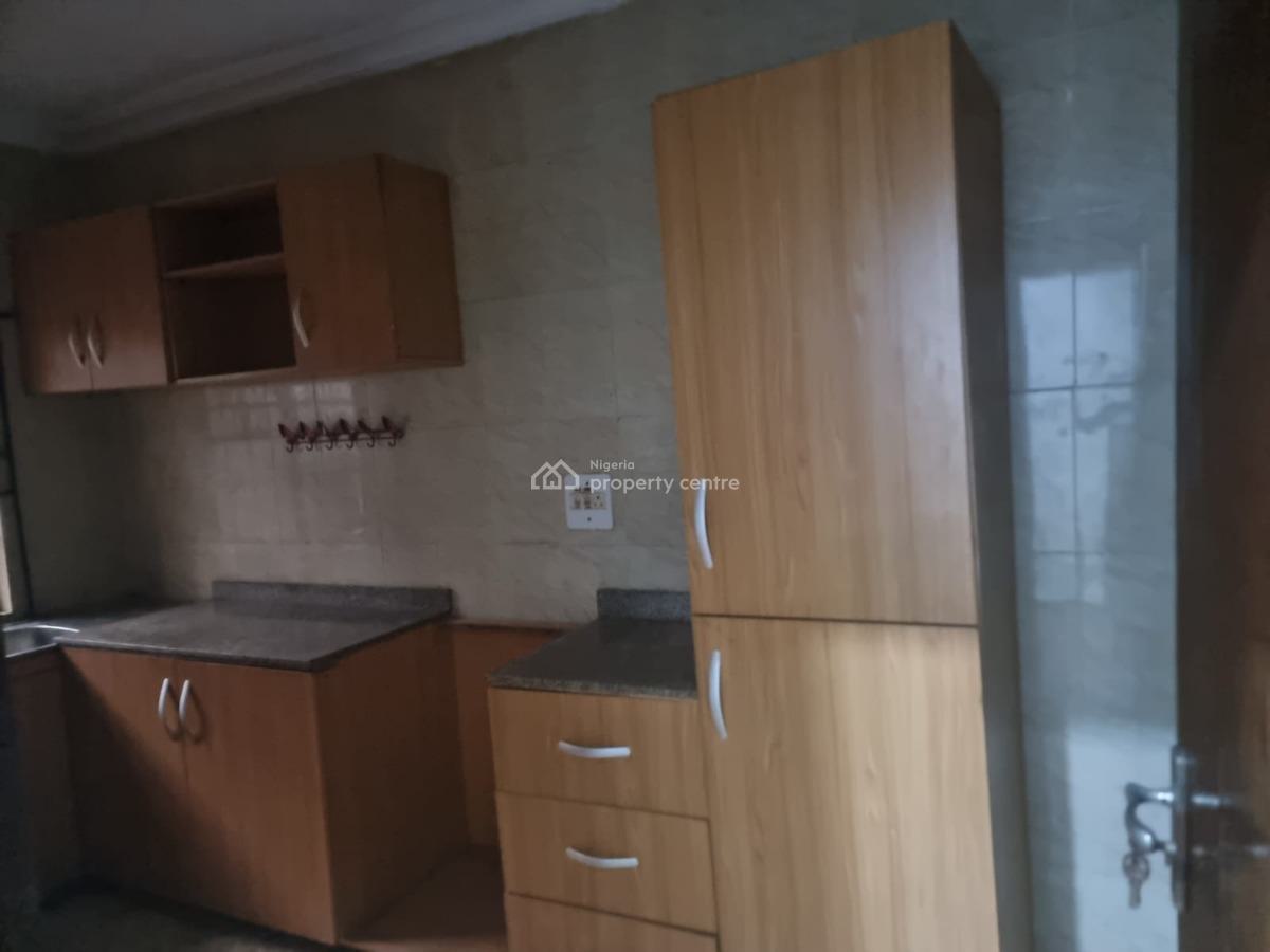 Lovely 3 Bedroom Flat, Ikorodu, Lagos, Flat / Apartment for Rent