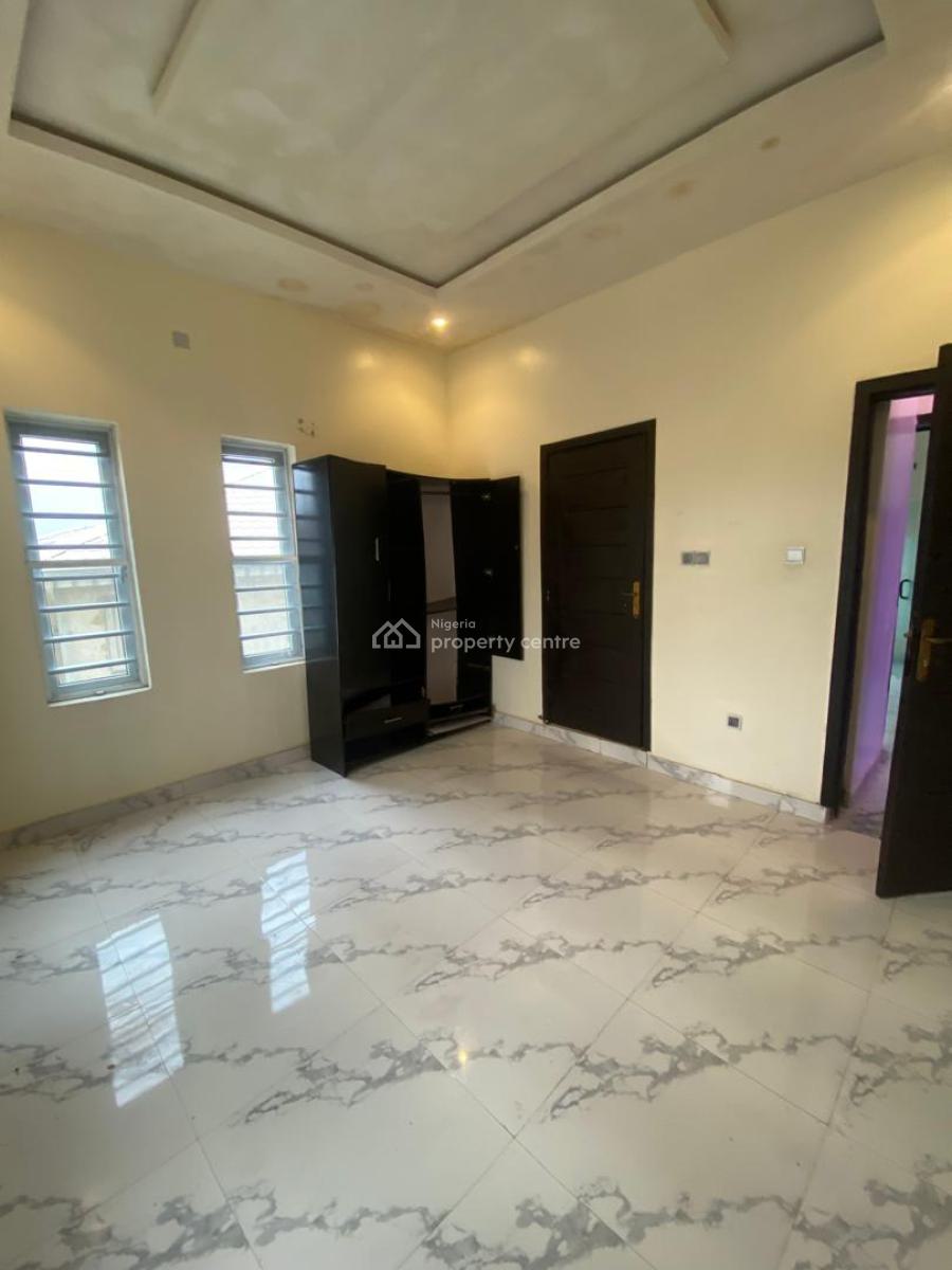 an Executive Two Bedroom Flat, Silver Land Estate, Around Blenco Mall, Sangotedo, Ajah, Lagos, Flat / Apartment for Rent