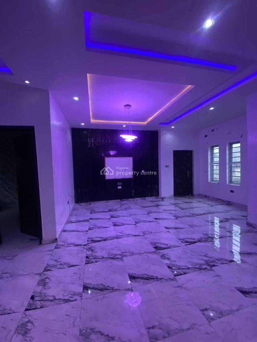 an Executive Two Bedroom Flat, Silver Land Estate, Around Blenco Mall, Sangotedo, Ajah, Lagos, Flat / Apartment for Rent