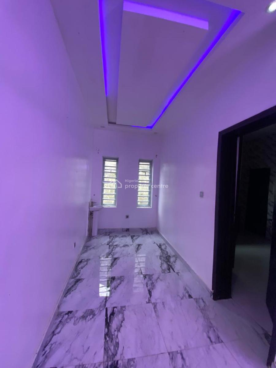 an Executive Two Bedroom Flat, Silver Land Estate, Around Blenco Mall, Sangotedo, Ajah, Lagos, Flat / Apartment for Rent