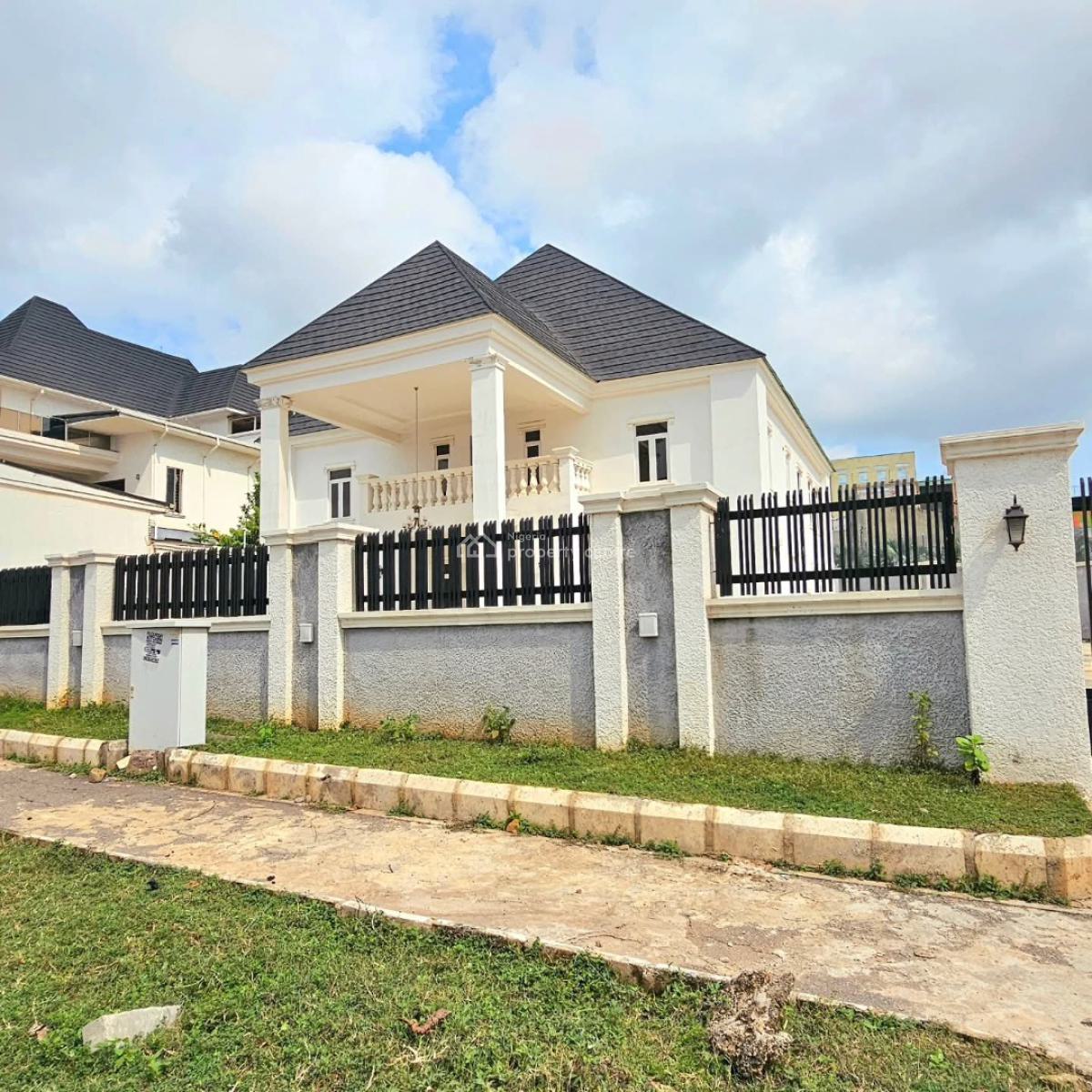 6 Bedrooms Duplex with Swimming Pool and 2 Rooms Bq, Guzape District, Abuja, House for Sale