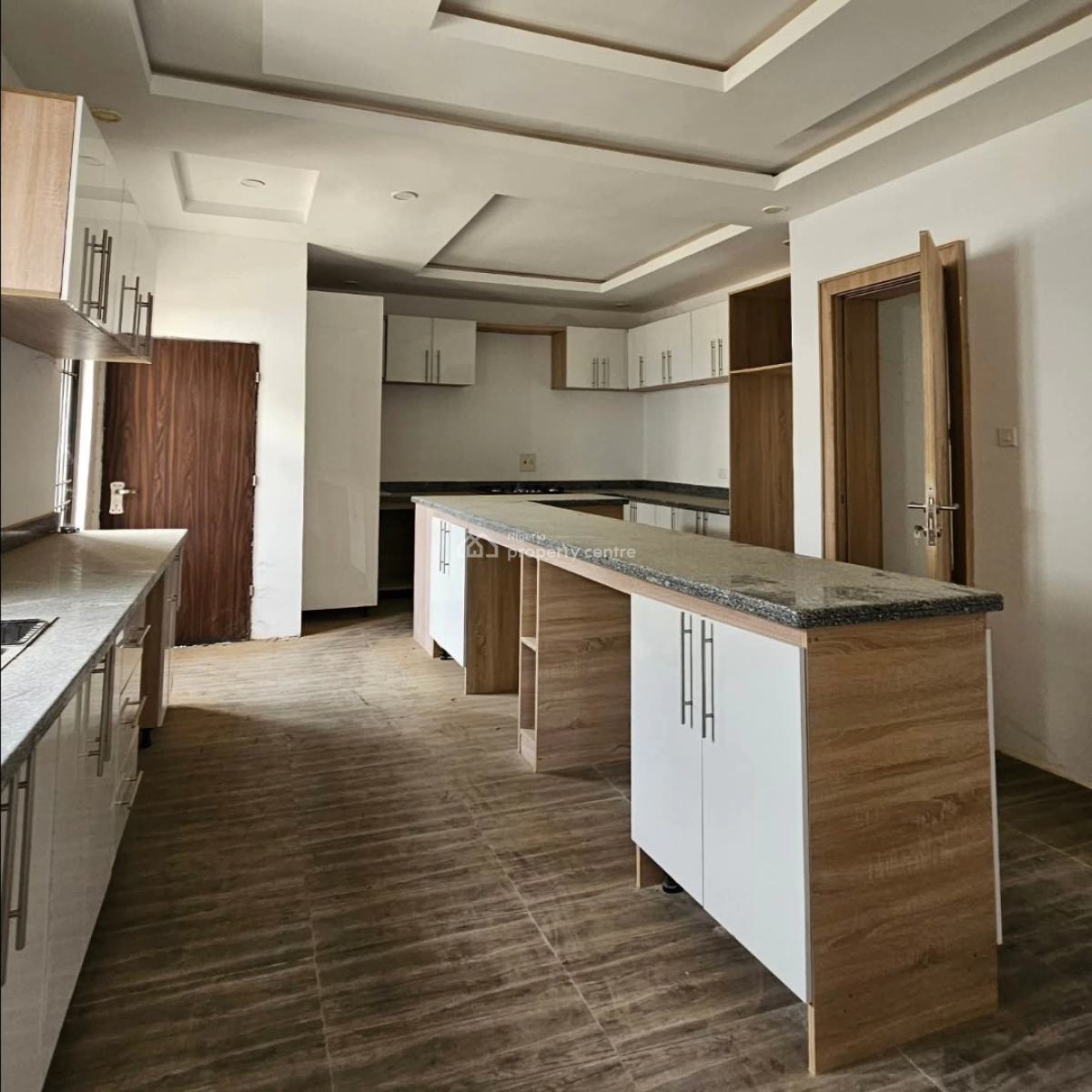 6 Bedrooms Duplex with Swimming Pool and 2 Rooms Bq, Guzape District, Abuja, House for Sale