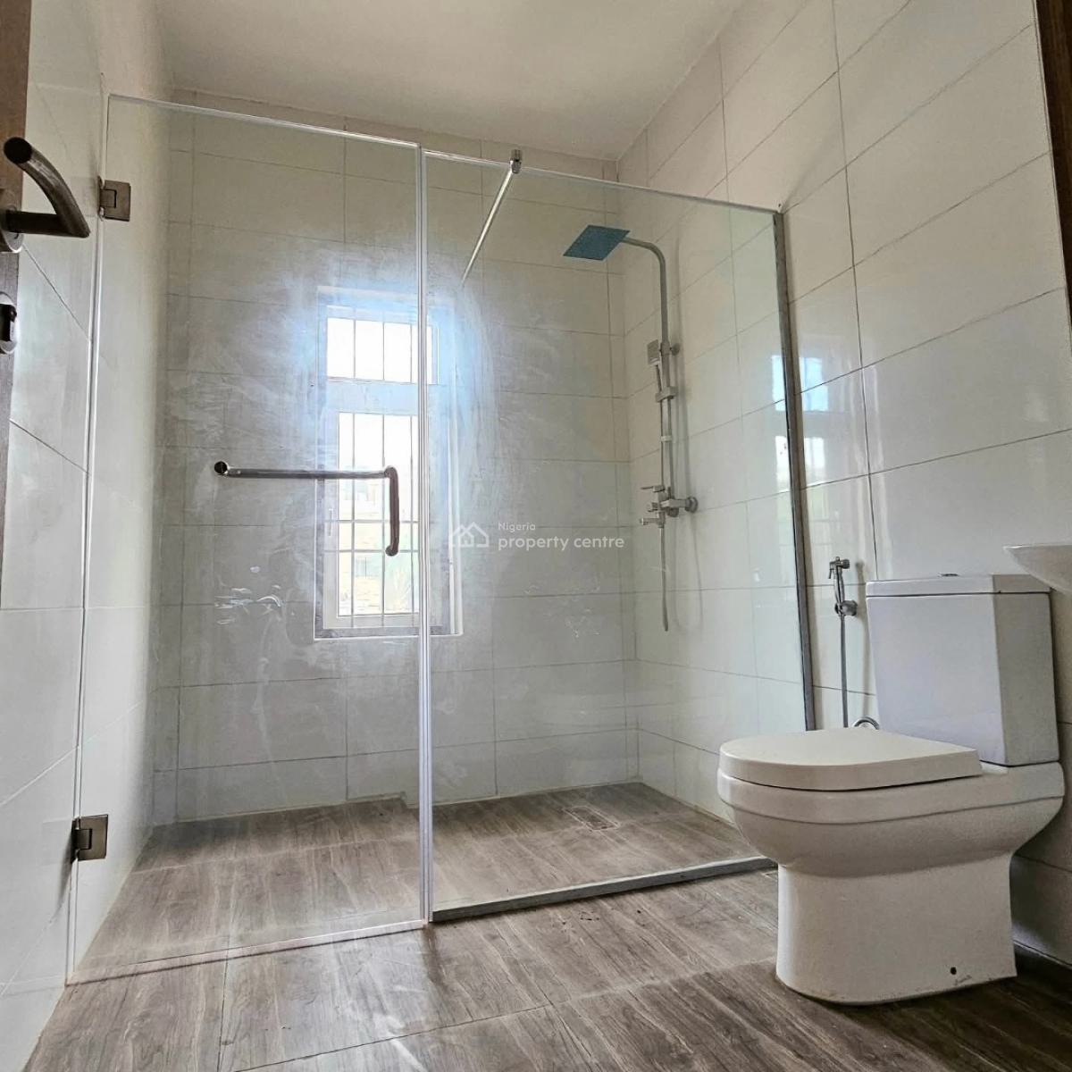 6 Bedrooms Duplex with Swimming Pool and 2 Rooms Bq, Guzape District, Abuja, House for Sale