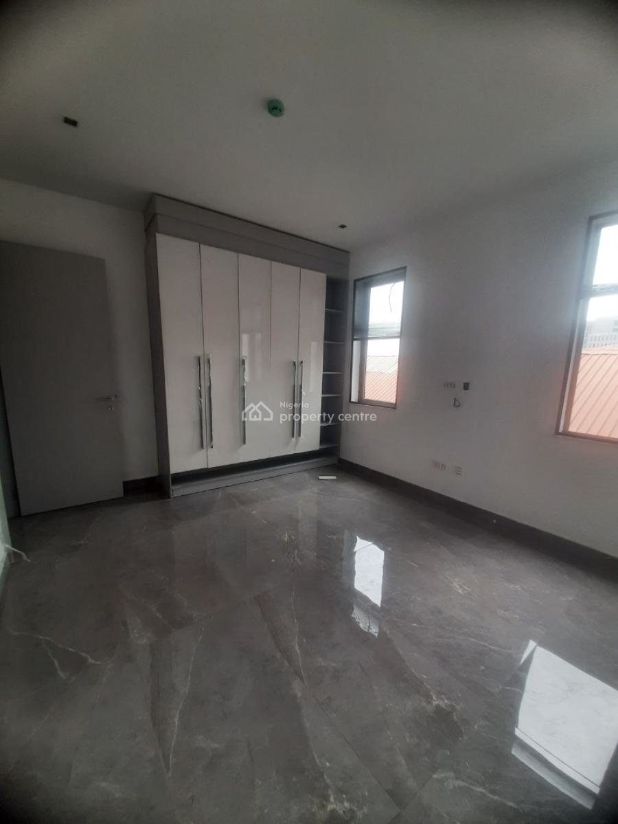 1 Bedroom New Serviced Flat with Fitted Kitchen, and Air Conditioners, Lekki Phase 1, Lekki, Lagos, Flat / Apartment for Rent