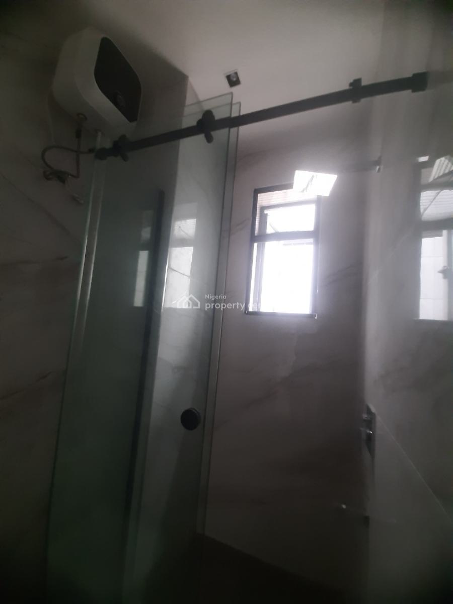 1 Bedroom New Serviced Flat with Fitted Kitchen, and Air Conditioners, Lekki Phase 1, Lekki, Lagos, Flat / Apartment for Rent