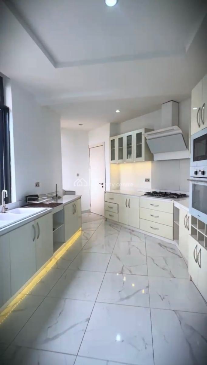 Fully Furnished & Serviced 3 Bedroom Penthouse + Bq, Pool, Gym, Lekki Phase 1, Lekki, Lagos, Flat / Apartment for Rent