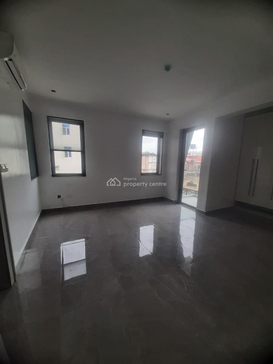 2 Bedroom En-suite New Serviced Flat with Fitted Kitchen, Air Conditio, Lekki Phase 1, Lekki, Lagos, Flat / Apartment for Rent