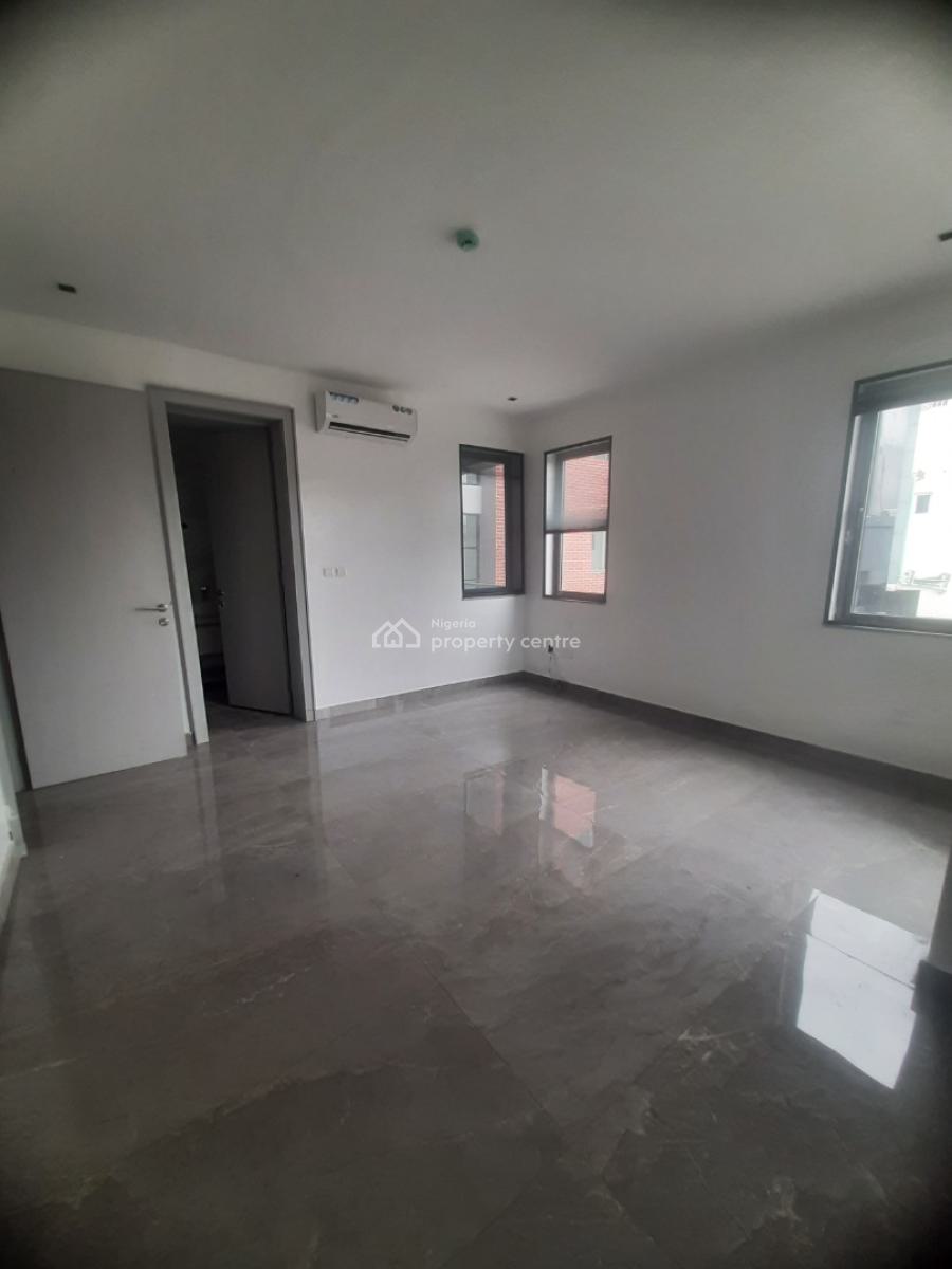 2 Bedroom En-suite New Serviced Flat with Fitted Kitchen, Air Conditio, Lekki Phase 1, Lekki, Lagos, Flat / Apartment for Rent