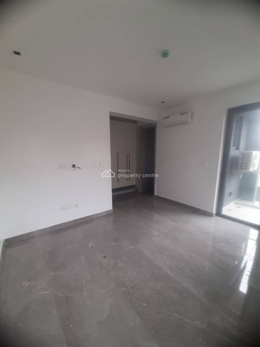 2 Bedroom En-suite New Serviced Flat with Fitted Kitchen, Air Conditio, Lekki Phase 1, Lekki, Lagos, Flat / Apartment for Rent