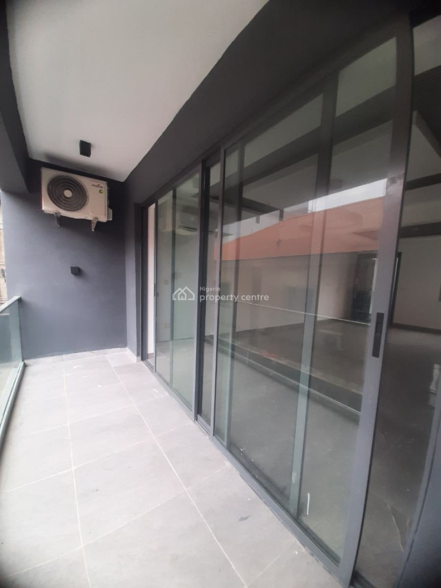2 Bedroom En-suite New Serviced Flat with Fitted Kitchen, Air Conditio, Lekki Phase 1, Lekki, Lagos, Flat / Apartment for Rent