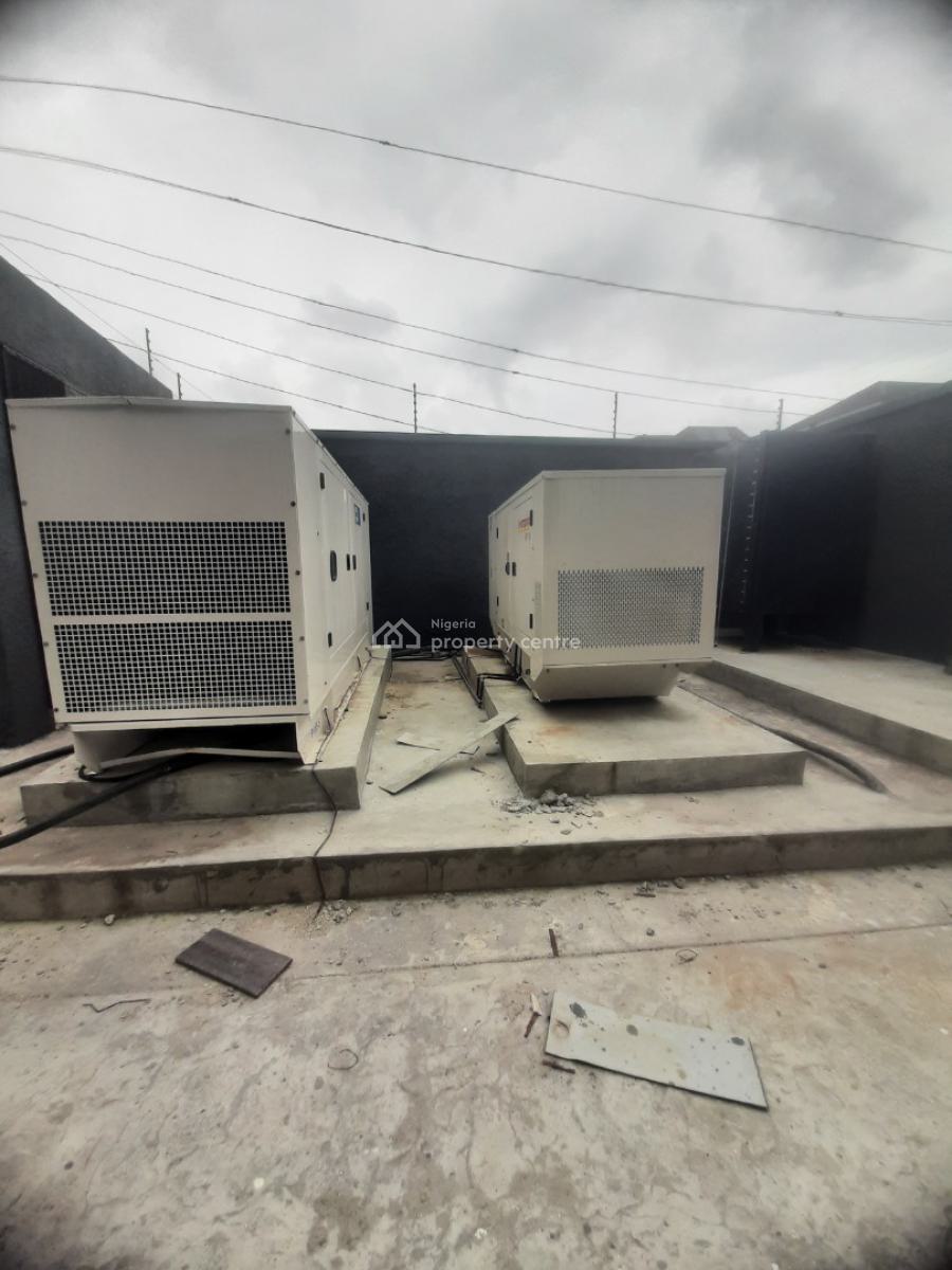 2 Bedroom En-suite New Serviced Flat with Fitted Kitchen, Air Conditio, Lekki Phase 1, Lekki, Lagos, Flat / Apartment for Rent