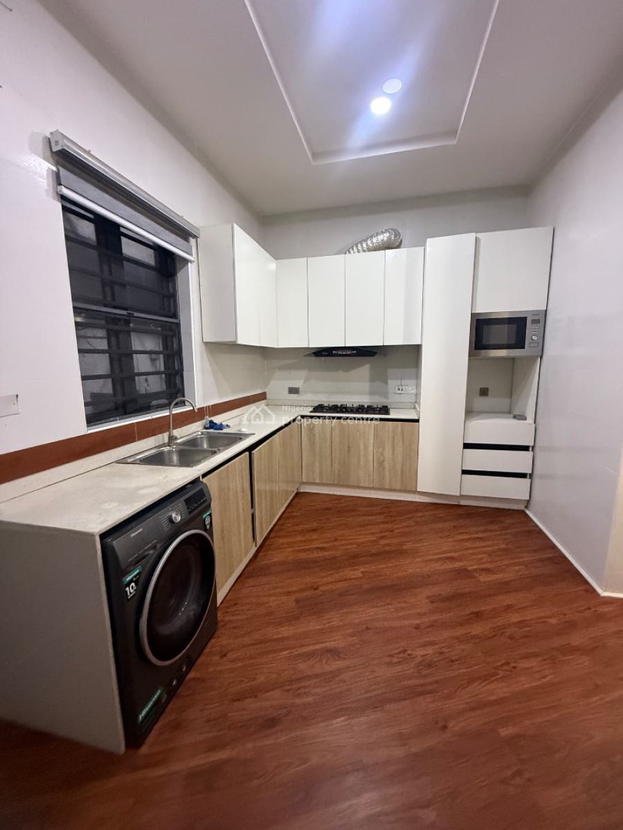 Spacious 4 Bedroom Terrace  Duplex for Super Distress, Orchid Road, Lekki Phase 2, Lekki, Lagos, Terraced Duplex for Sale