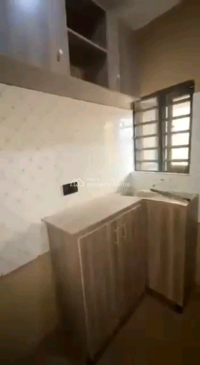 a Spacious and Standard Miniflat, Upstairs with Pop, Fola Agoro Road, Yaba, Lagos, Mini Flat (room and Parlour) for Rent