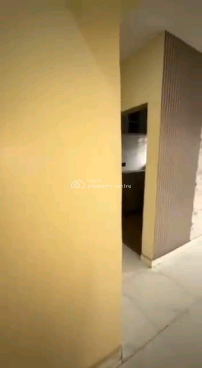 a Spacious and Standard Miniflat, Upstairs with Pop, Fola Agoro Road, Yaba, Lagos, Mini Flat (room and Parlour) for Rent