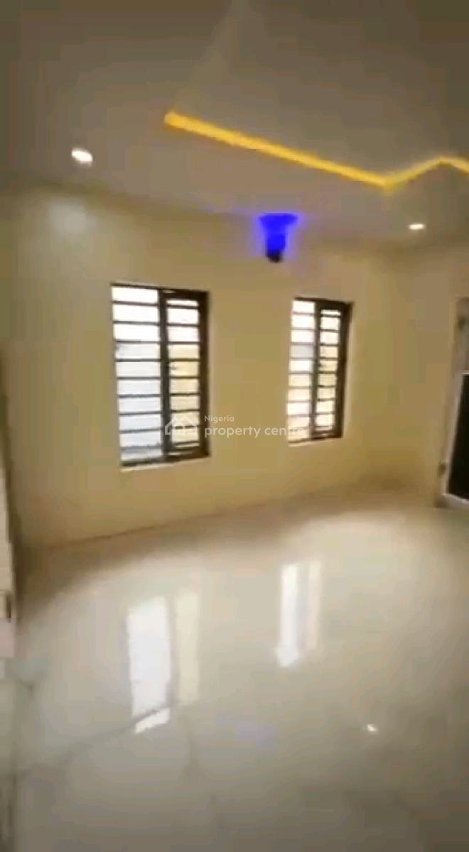 a Spacious and Standard Miniflat, Upstairs with Pop, Fola Agoro Road, Yaba, Lagos, Mini Flat (room and Parlour) for Rent