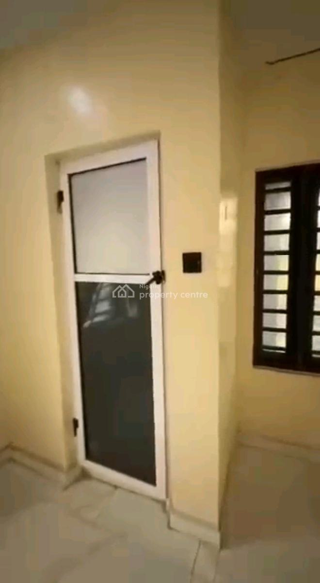 a Spacious and Standard Miniflat, Upstairs with Pop, Fola Agoro Road, Yaba, Lagos, Mini Flat (room and Parlour) for Rent