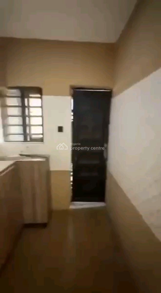a Spacious and Standard Miniflat, Upstairs with Pop, Fola Agoro Road, Yaba, Lagos, Mini Flat (room and Parlour) for Rent