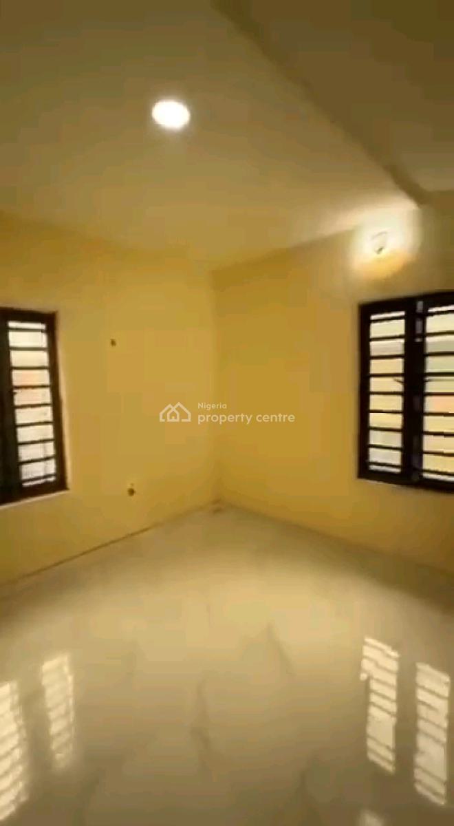 a Spacious and Standard Miniflat, Upstairs with Pop, Fola Agoro Road, Yaba, Lagos, Mini Flat (room and Parlour) for Rent