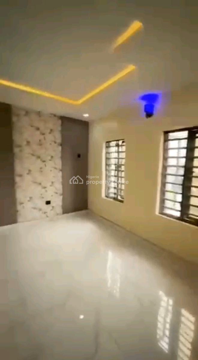 a Spacious and Standard Miniflat, Upstairs with Pop, Fola Agoro Road, Yaba, Lagos, Mini Flat (room and Parlour) for Rent