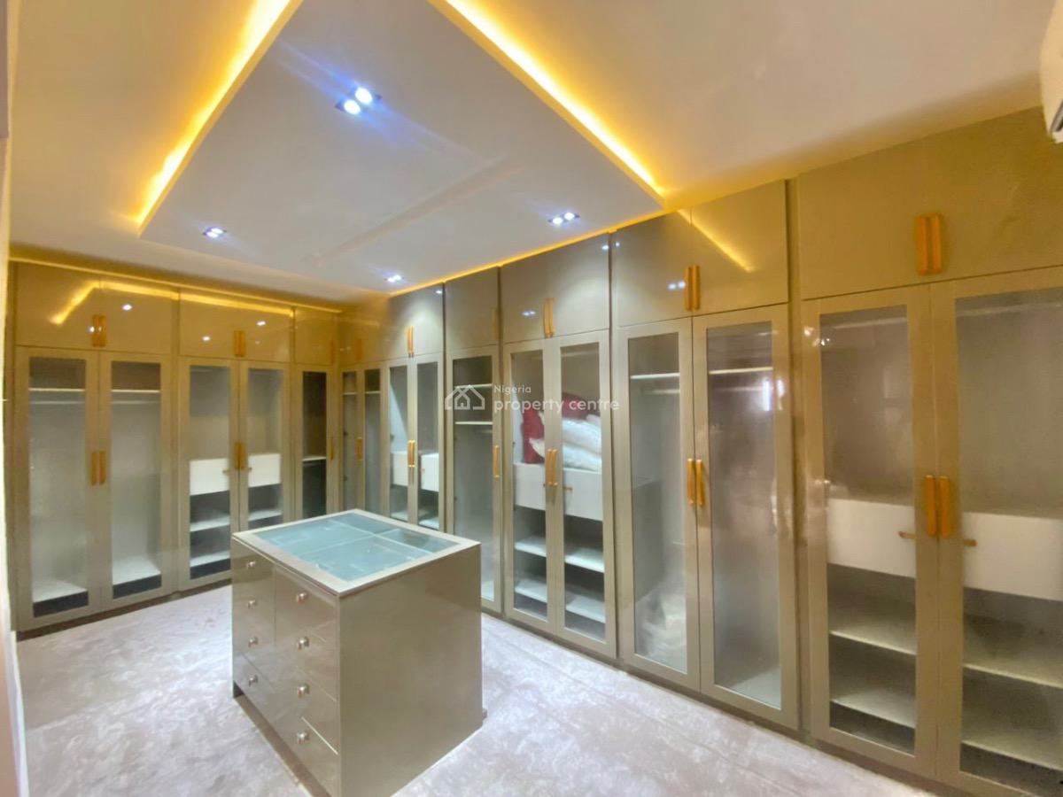 Well Built Fully Furnished & Serviced 4 Bedroom Maisonette (penthouse), Lekki Phase 1, Lekki, Lagos, Flat / Apartment for Rent