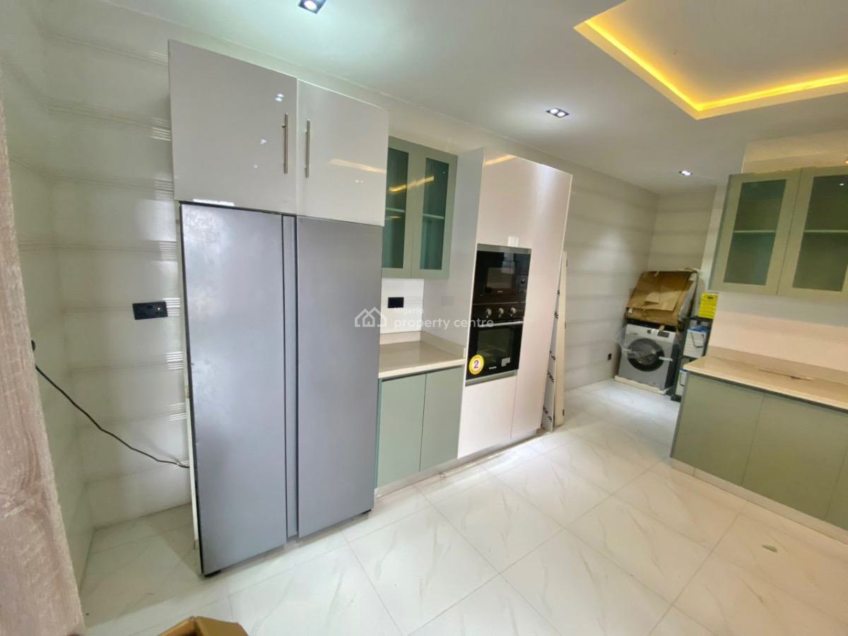 Well Built Fully Furnished & Serviced 4 Bedroom Maisonette (penthouse), Lekki Phase 1, Lekki, Lagos, Flat / Apartment for Rent