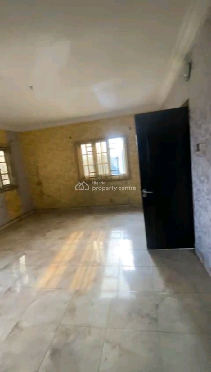 Decent Spacious 3bedroom Upflat All Room En-suite with Guest, Off Aderemi Akeju Street, Soluyi, Gbagada, Lagos, Flat / Apartment for Rent
