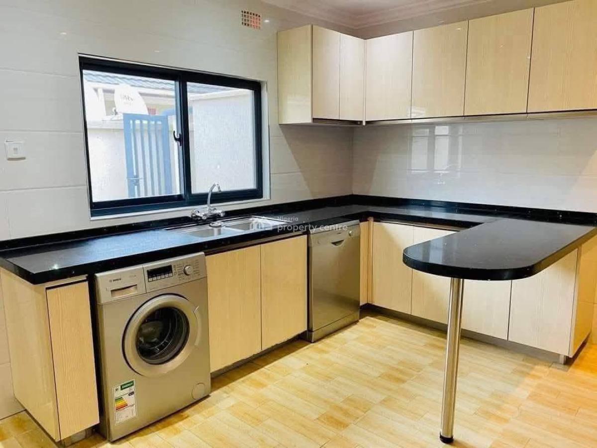 Smart 3 Bedroom Apartments, Yaba, Lagos, Flat / Apartment for Rent
