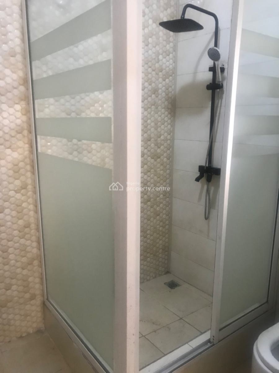 Luxurious 2 Bedroom Flat, Off Admiralty Way, Lekki Phase 1, Lekki, Lagos, Flat / Apartment for Rent