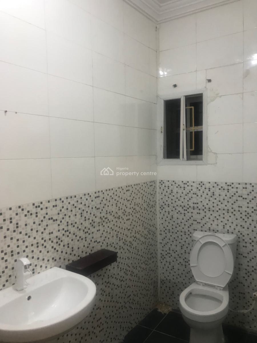 Luxurious 2 Bedroom Flat, Off Admiralty Way, Lekki Phase 1, Lekki, Lagos, Flat / Apartment for Rent
