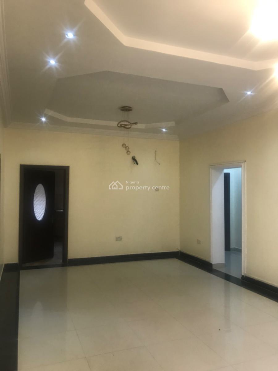 Luxurious 2 Bedroom Flat, Off Admiralty Way, Lekki Phase 1, Lekki, Lagos, Flat / Apartment for Rent