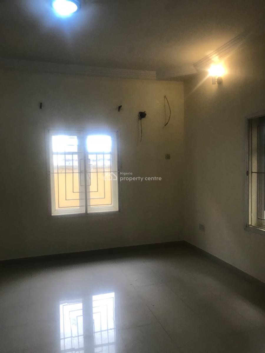 Luxurious 2 Bedroom Flat, Off Admiralty Way, Lekki Phase 1, Lekki, Lagos, Flat / Apartment for Rent