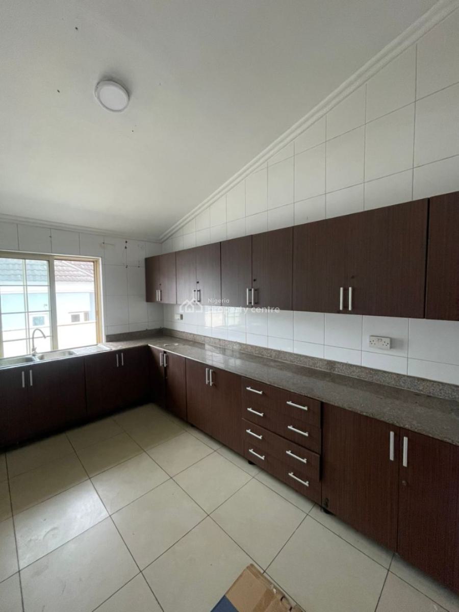 5 Bedroom Apartment, Lekki Phase 1, Lekki, Lagos, Flat / Apartment for Rent