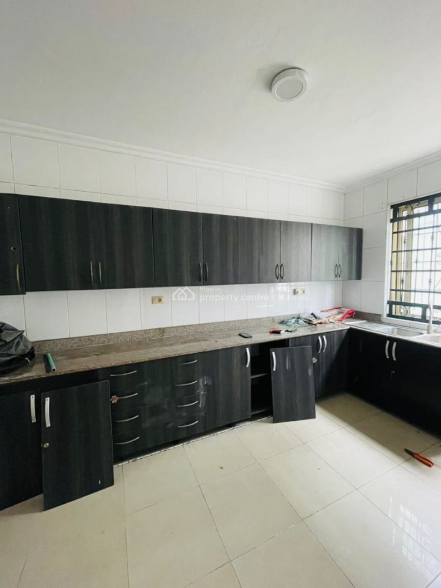 2 Bedroom Apartment, Lekki Phase 1, Lekki, Lagos, Flat / Apartment for Rent