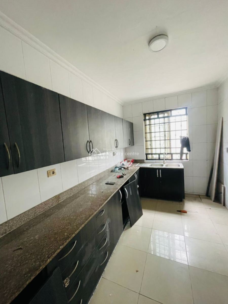 2 Bedroom Apartment, Lekki Phase 1, Lekki, Lagos, Flat / Apartment for Rent