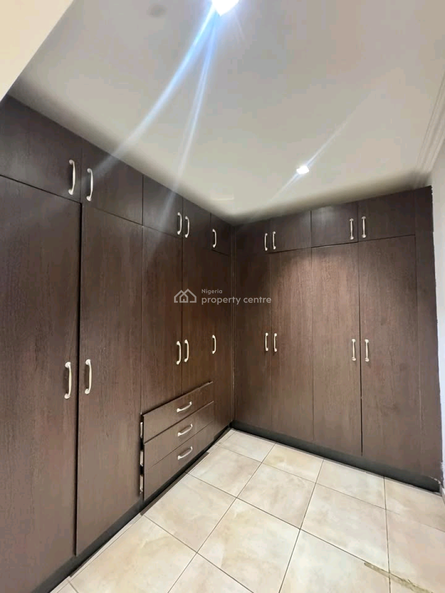 4bedrooms Terrace Duplex with a Maid Rooms Available Locati, Maitama District, Abuja, House for Sale